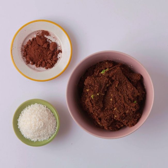 kakao, brezový cukor xukor, cesto avokádovo čokoládové truffles