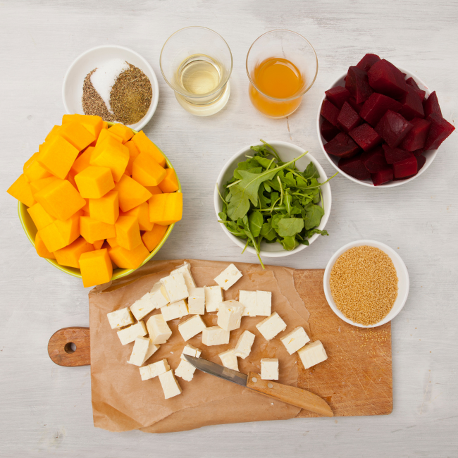 tekvica, rukola, cvikla, slnečnicové semienka, syr feta