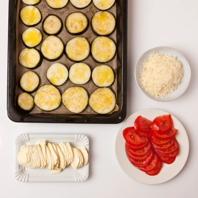 suroviny na prípravu zapekaného baklažánu