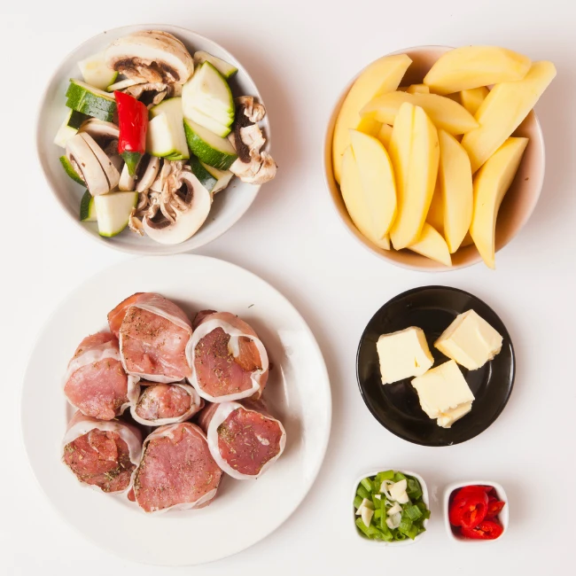 Ako pripraviť bravčovú panenku so zeleninou a zemiakmi - suroviny