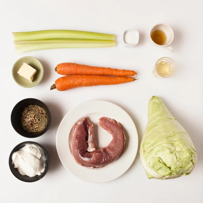 bravčová panenka, kapusta, stonkový zeler, mrkva, koreniny