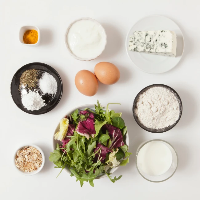 vajcia, šalát, múka, syr