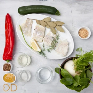 treska, červená paprika, koreniny, zelenina