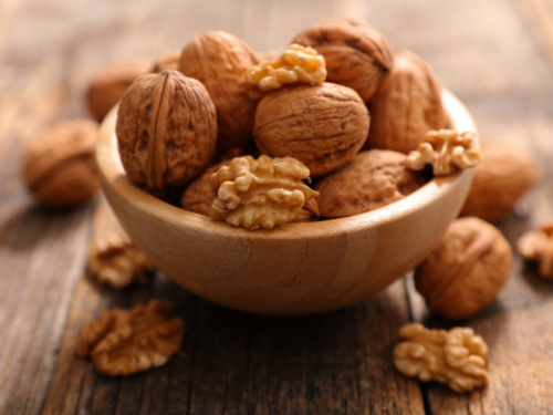 Tajomstvo vlašských orechov. Krabičkové jedlo EasyDiet ako fit snack pre mozog aj svaly.