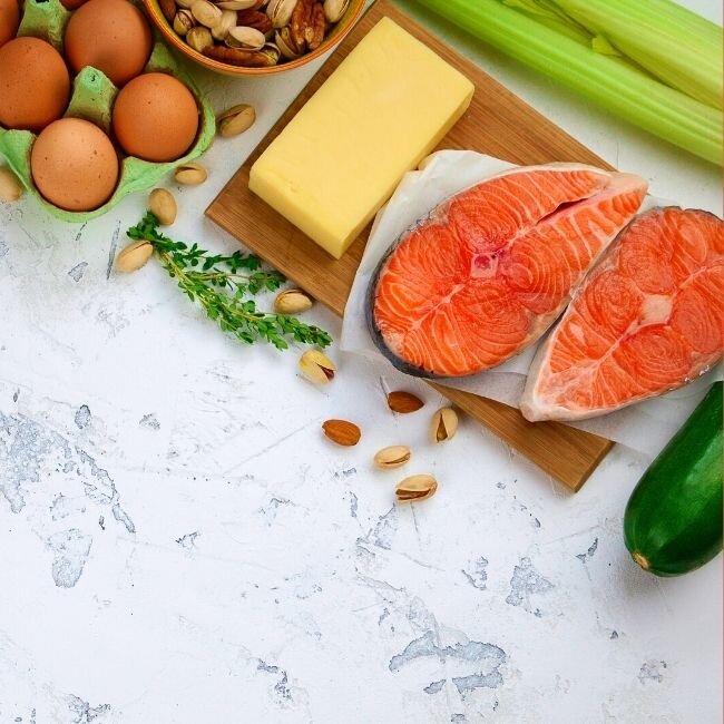 Losos, maslo a vajcia. EasyDiet a zdravá krabičková diéta pre efektívnu keto diétu.