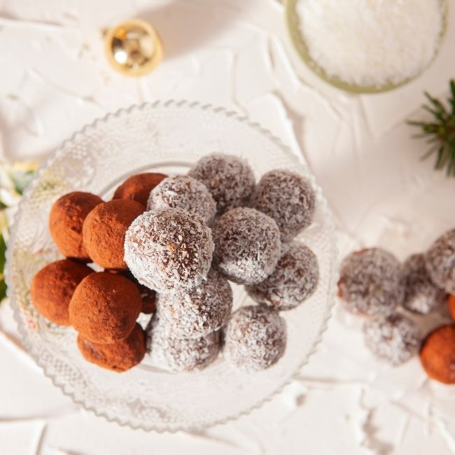 recept na zdravý vianočný dezert - čokoládovo avokádové truffles podľa EASYDIET receptu