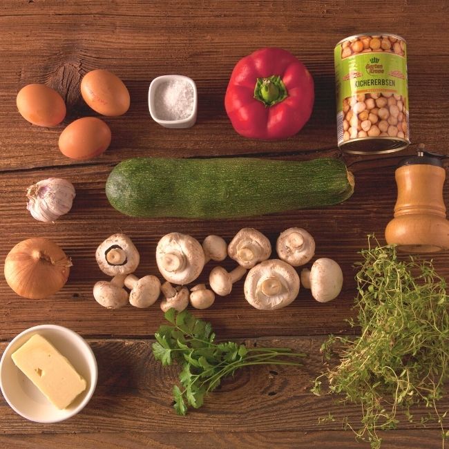 cukina, šampióny, vajíčka, paprika, cícer