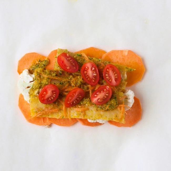 Fischfilet mit Marinade, Karotten und Cherrytomaten. von Easydiet