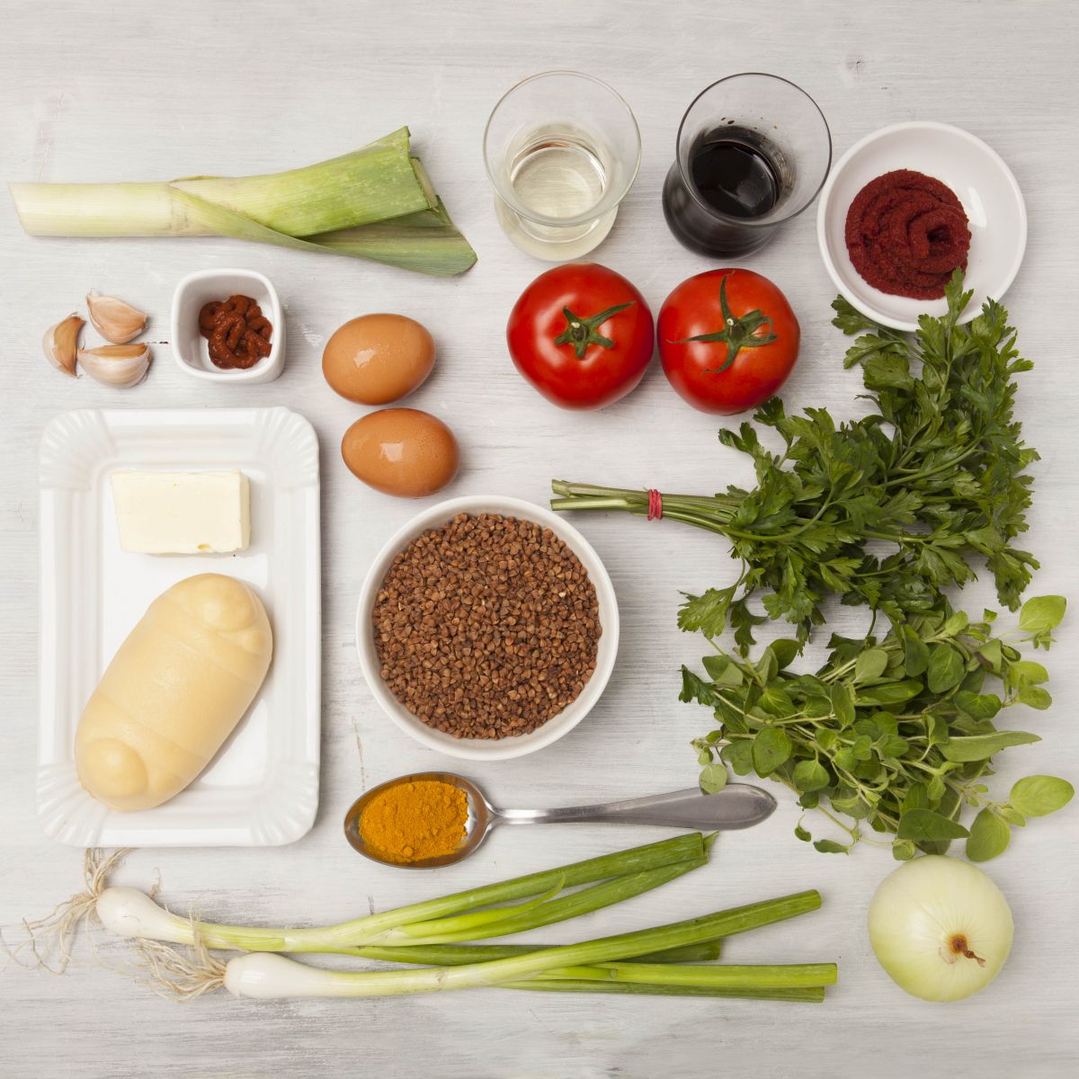 paradajky, syr, jarná cibuľka, pór, pohánka, petržlenová vňať